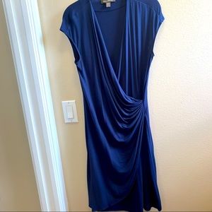 Tommy Bahama form fitting royal blue dress. In size medium. Great condition!